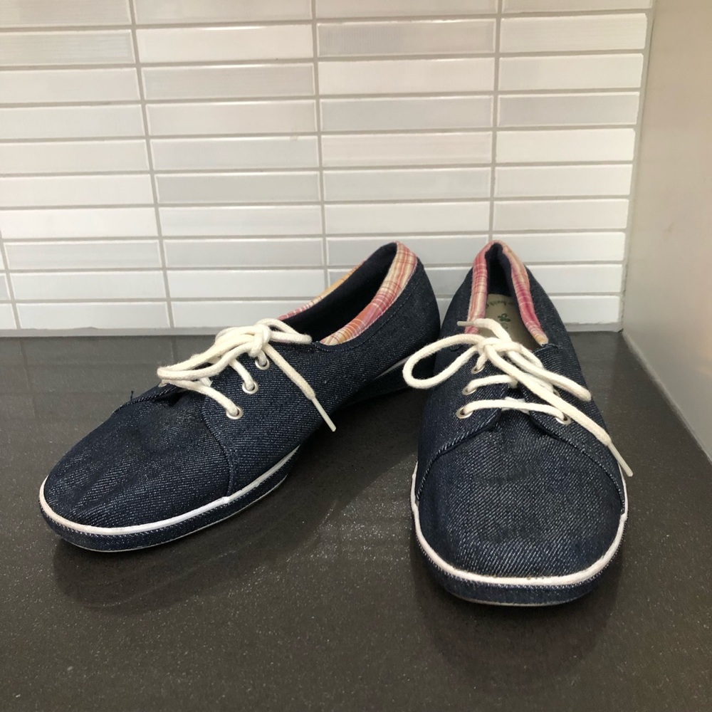 Grasshoppers women’s canvas sneakers